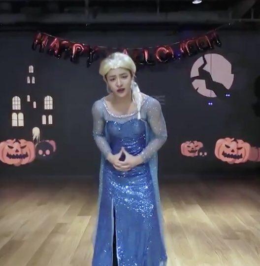 BLACKPINK Jisoo hóa Elsa xinh như mộng vẫn lép vế trước dàn Elsa lực điền-5