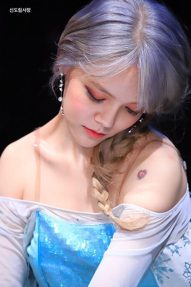 BLACKPINK Jisoo hóa Elsa xinh như mộng vẫn lép vế trước dàn Elsa lực điền-3