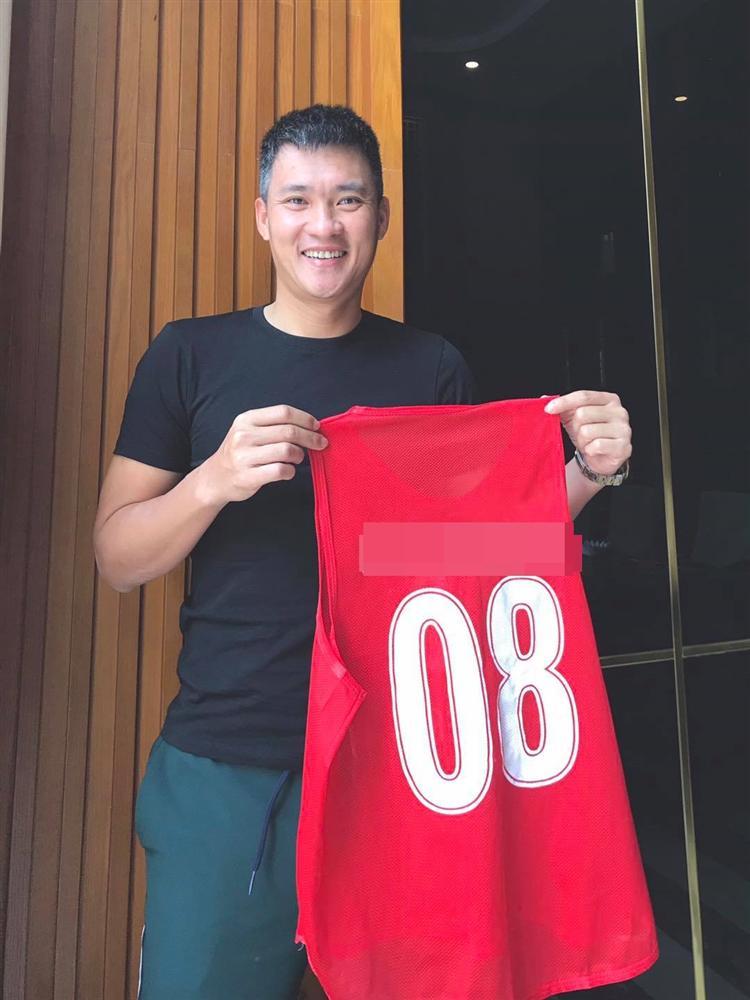 Bạc trắng đầu ở tuổi 35, vì sao Công Vinh nhất quyết không nhuộm tóc?-1