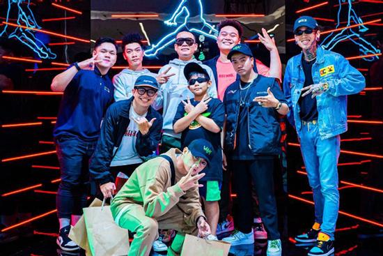 Sneaker Vitamin gây ấn tượng ở Swoosh Street Battle