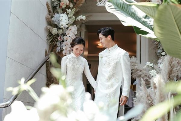 Thiệp cưới của Công Phượng: An ninh thắt chặt khác gì sao hạng A!-3