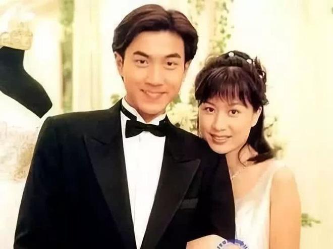 Mỹ nhân Lộc đỉnh ký: Rời bỏ làng giải trí, làm mẹ 3 con vẫn trẻ đẹp khó tin-4