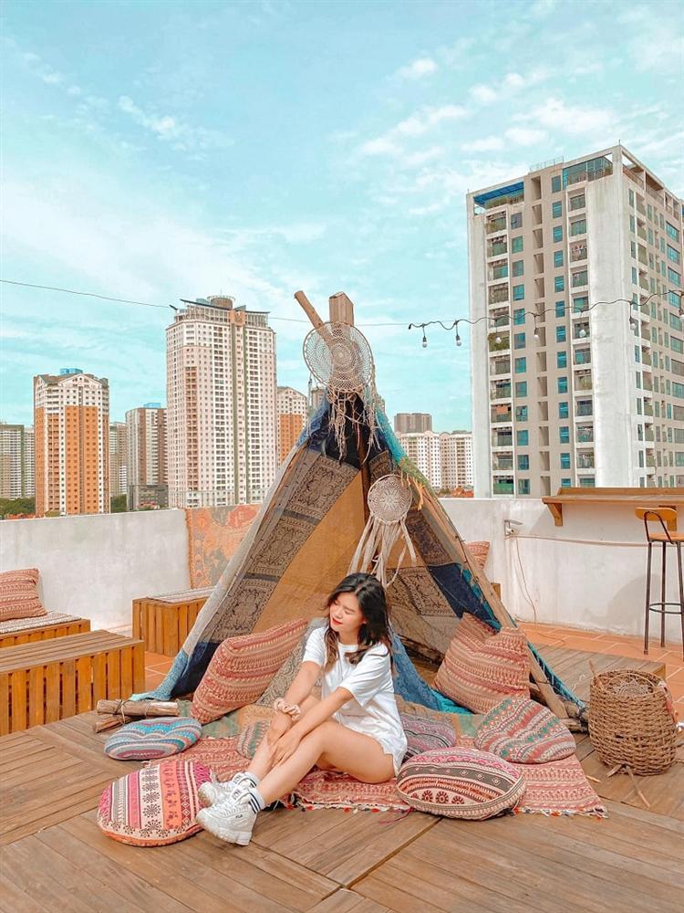 MC Hoàng Trang bức xúc khi bị thu 250.000đ phí ghi hình cho 5 phút ở quán cafe-1