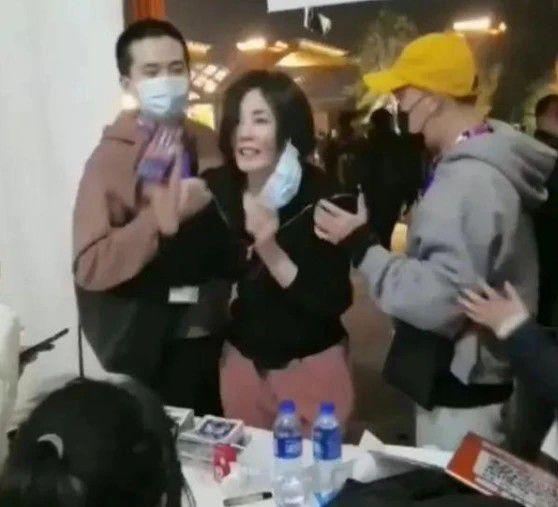 Vương Phi có tình mới?-2