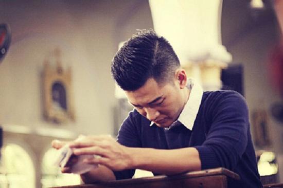 Bị vợ đâm đơn ly hôn vì 4 năm chung sống đều gửi tiền cho mẹ, người chồng về quê thì 'chết lặng'