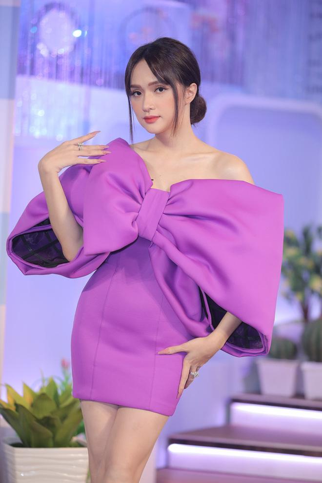 Hương Giang tiếp tục váy áo lồng lộn, đầy chặt chém trong tập cuối Chị Em Chúng Mình-9