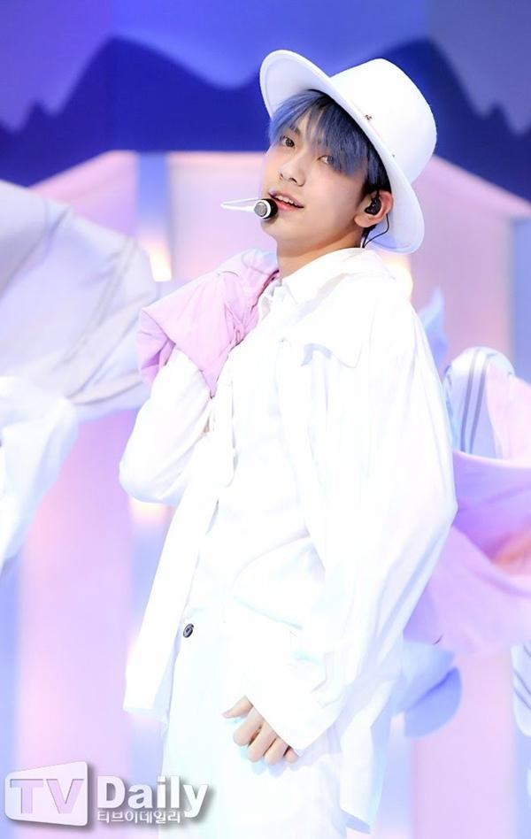 Leader TXT được netizens khen rối rít chỉ với hành động nhỏ như con thỏ-4