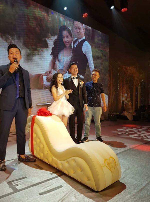 Ảnh cưới lầy lội bùn đất của hội bạn thân khiến studio cho thuê váy khóc tiếng mán-12