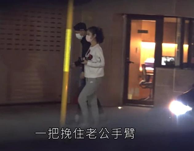 Cái nắm tay quý như vàng của Lâm Tâm Như - Hoắc Kiến Hoa bác tin đồn ly hôn-1