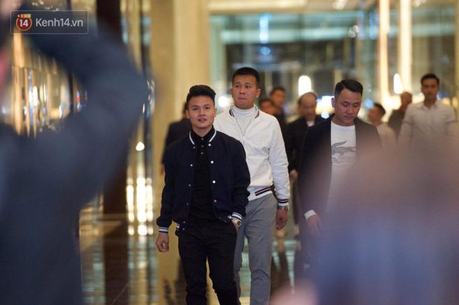 Trong 1 tháng, Quang Hải vừa yêu cô chủ tiệm nail, làm quen Huỳnh Anh và gặp Nhật Lê kết thúc tình cảm?-7