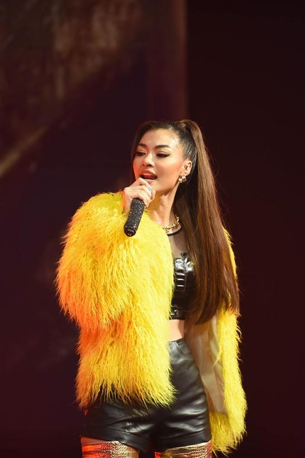 Á hậu đi thi Rap: Tập nào Lona cũng khiến khán giả trầm trồ vì trang phục quá nổi bật-5