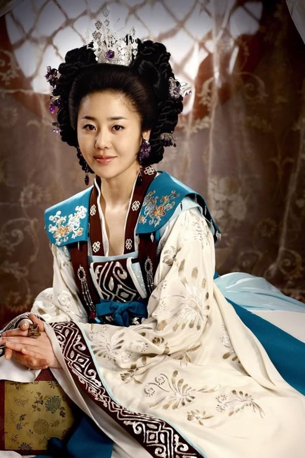 Đời trái ngược của 2 minh tinh làm dâu đế chế Samsung: Á hậu Hàn Quốc bị đối xử như giúp việc, diễn viên vô danh 1 bước lên bà hoàng-4