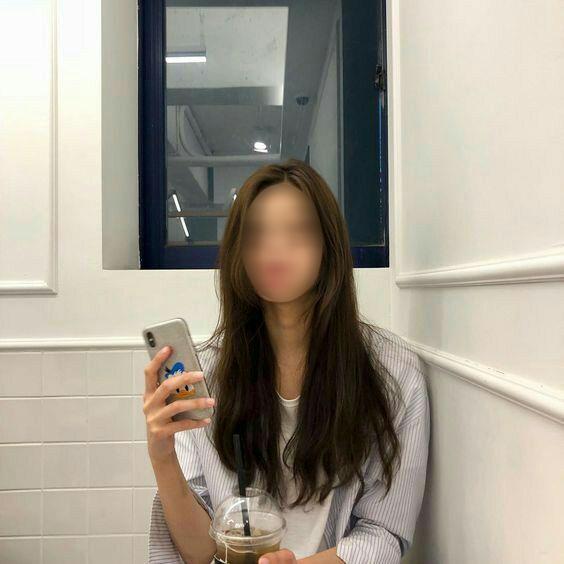 Người yêu khẳng định không đi đâu, ở nhà nấu cơm nhưng cô gái phát hiện ra điều sai sai dưới sàn-3