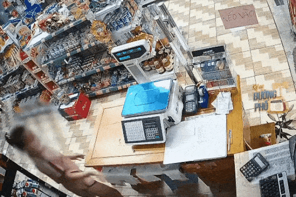 Trích xuất camera trộm cổ vật trong di tích cấp quốc gia-3