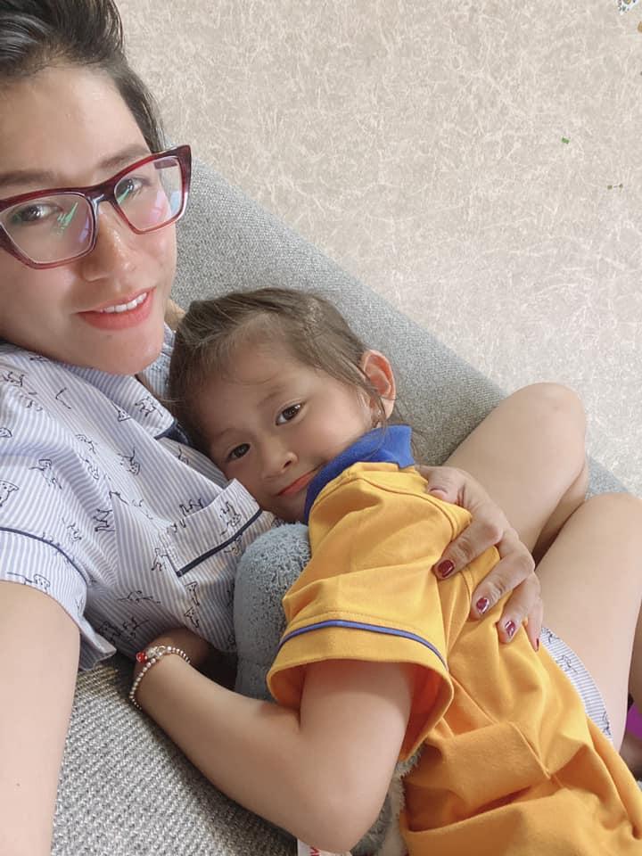 Trang Trần uất ức khi ảnh con gái có lượt like cao gấp 10 lần mẹ-2