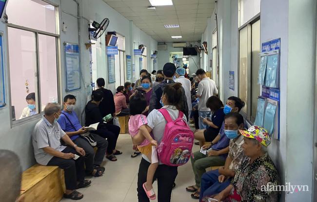 TP.HCM: Mẹ bỏ con trai tím tái lại bệnh viện sau 2 ngày sinh, 2 tháng không quay lại, bác sĩ liên lạc thì nói nhầm số-1