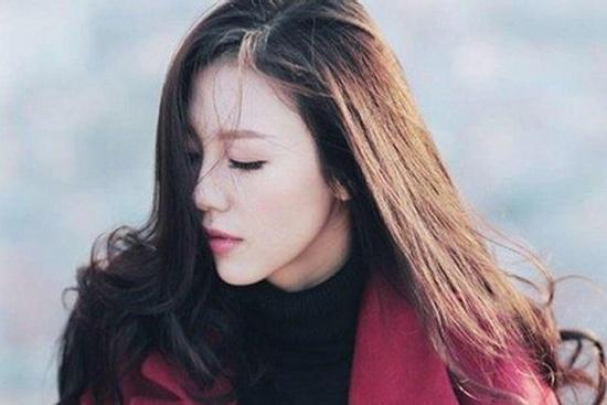 Dẫn bác giúp việc mới về, chồng co rúm sợ hãi, bác ấy lao vào tát anh chảy máu miệng