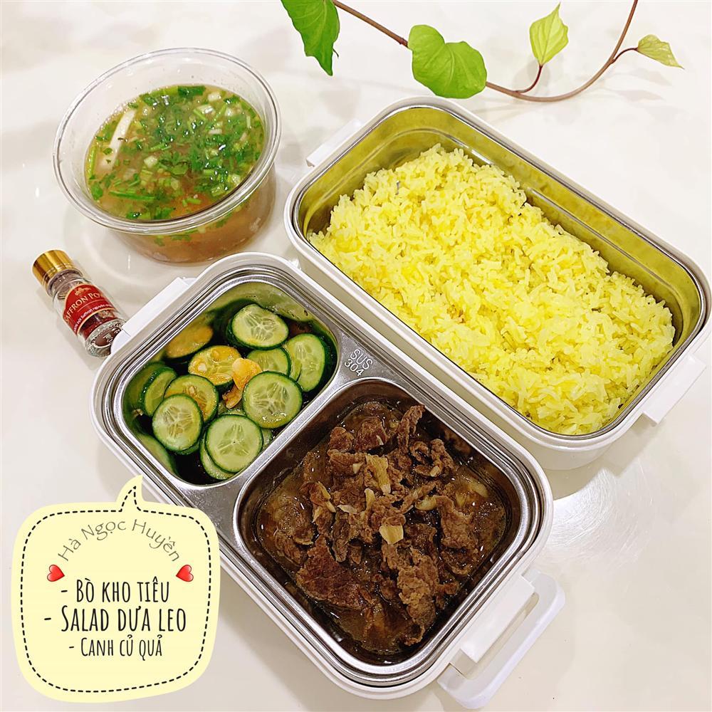 Vợ đảm 9x làm cơm hộp cho chồng mang đi làm khiến hội chị em ghen tị-4