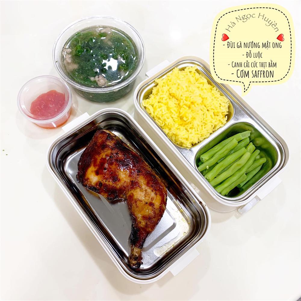 Vợ đảm 9x làm cơm hộp cho chồng mang đi làm khiến hội chị em ghen tị-9