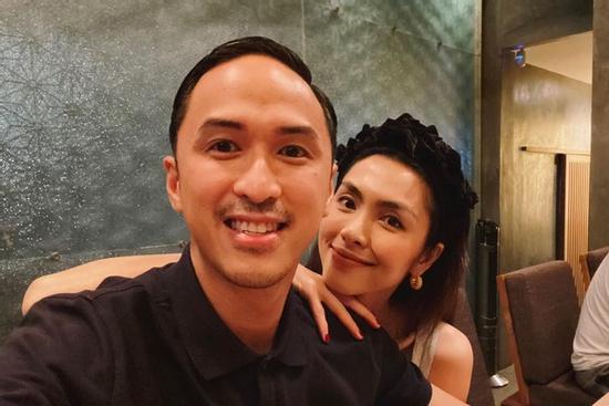 Tăng Thanh Hà viết thiệp tay gửi chồng kỷ niệm 8 năm ngày cưới