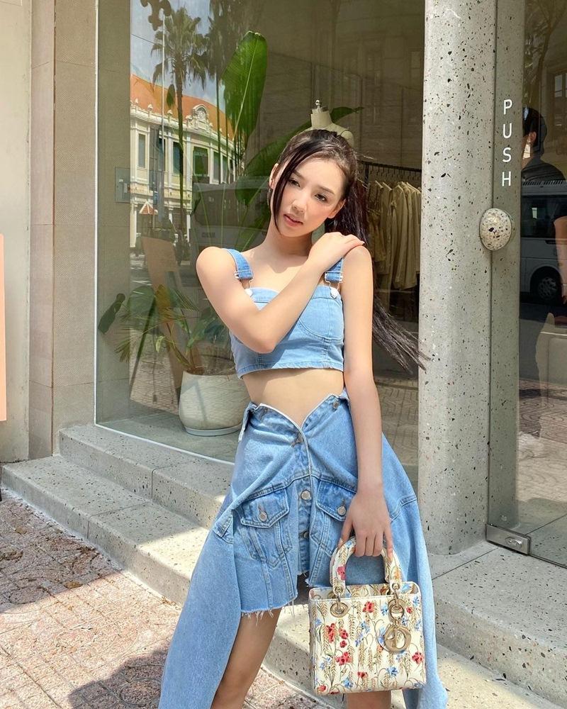 Cùng diện đầm Dior, Chi Pu - Quỳnh Anh Shyn mang hai style đối lập-1