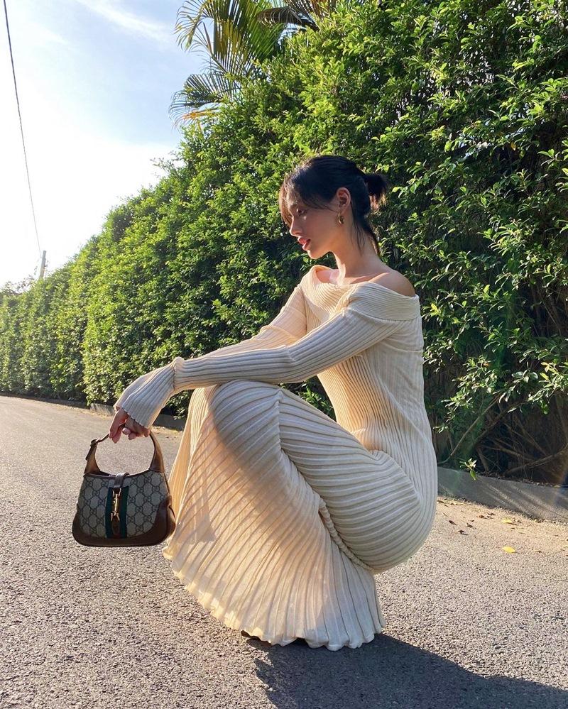 Cùng diện đầm Dior, Chi Pu - Quỳnh Anh Shyn mang hai style đối lập-5