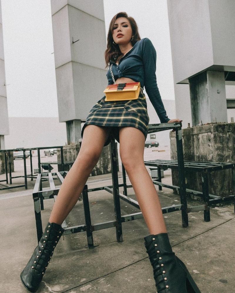 STREET STYLE: Miu Lê tự tin diện váy bó - Ngọc Trinh hack tuổi bằng băng-đô giống Jennie-5
