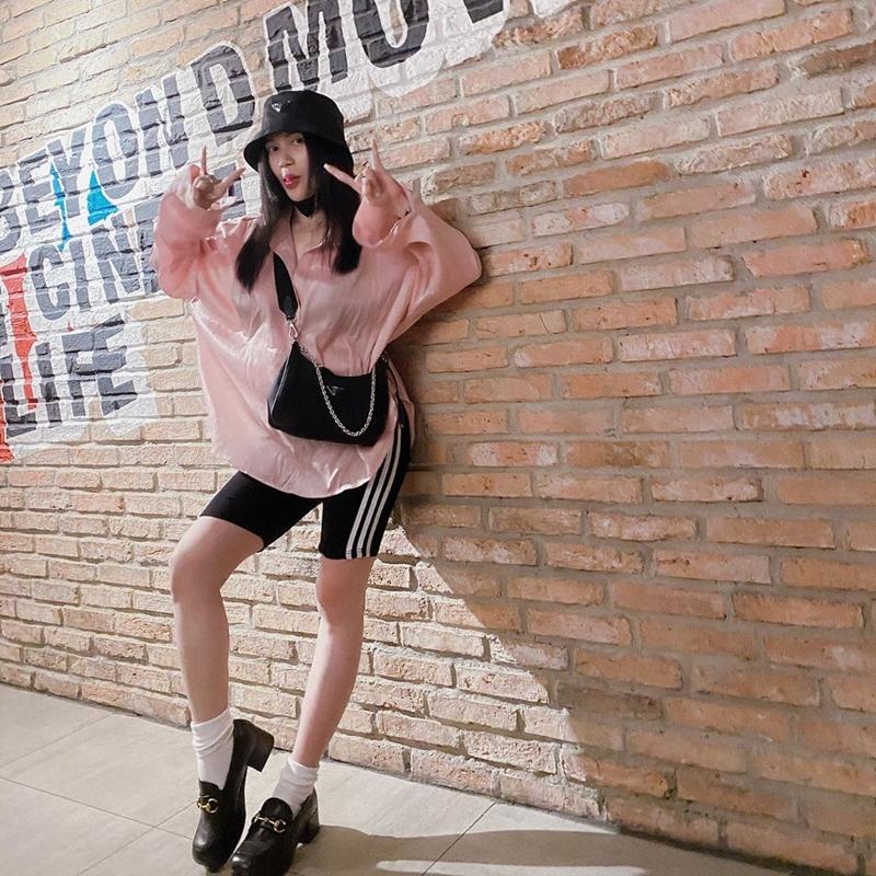 STREET STYLE: Miu Lê tự tin diện váy bó - Ngọc Trinh hack tuổi bằng băng-đô giống Jennie-8