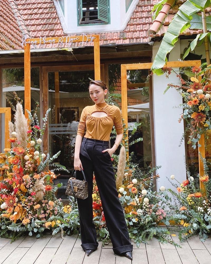 STREET STYLE: Miu Lê tự tin diện váy bó - Ngọc Trinh hack tuổi bằng băng-đô giống Jennie-2