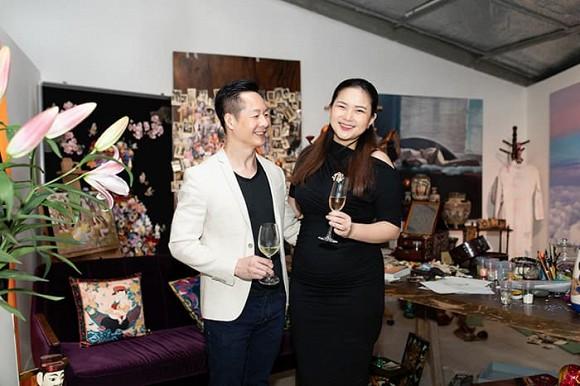 Phan Như Thảo khoe mặt thật cạnh chồng đại gia, quý phái và rạng rỡ khác hẳn ảnh bị dìm-4