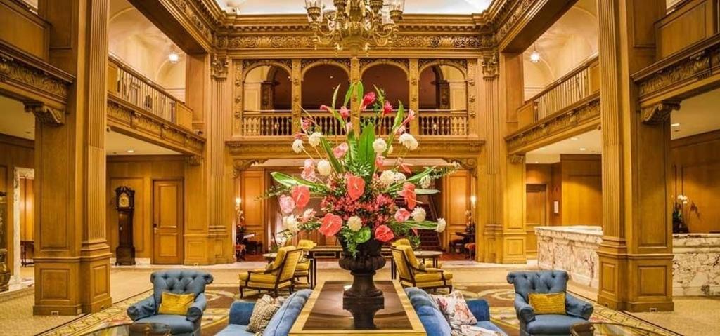 Khách sạn Fairmont Olympic, Seattle, Washington, Mỹ: Một số tổng thống đã nghỉ tại khách sạn Fairmont Olympic bao gồm Herbert Hoover, Franklin D. Roosevelt, Richard Nixon, John F. Kennedy và Dwight D. Eisenhower. Phòng Tổng thống của khách sạn hiện được gọi là Cascade Suite, có 2 phòng ngủ, phòng khách rộng rãi với lò sưởi và phòng ăn trang nhã.