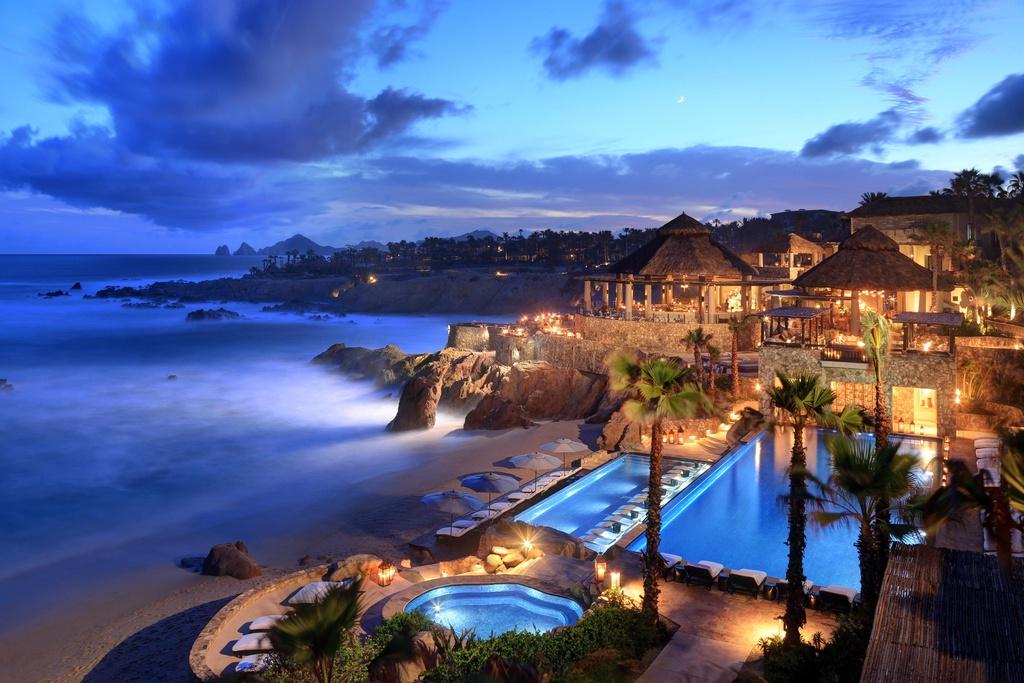 Esperanza An Auberge Resort, Los Cabos, Mexico: Khu nghỉ dưỡng này đóng góp một phần quan trọng trong Hội nghị thượng đỉnh G-20 Mexico vào tháng 6/2012, vì là nơi ở chính thức của toàn bộ phái đoàn Mỹ (bao gồm cả Tổng thống Obama và Hillary Clinton) trong các cuộc họp. Với vị trí thuận lợi bên bờ biển, resort cung cấp 57 phòng, suite và biệt thự sang trọng, nhiều phòng có tầm nhìn tuyệt đẹp ra đại dương.