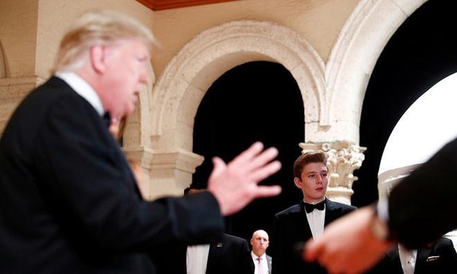 Con trai út ông Trump ở tuổi 14: Cao 2m, ngoại hình điển trai như hoàng tử truyện cổ tích-2