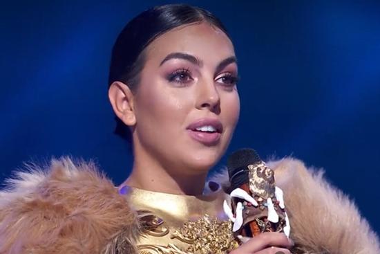 Giọng hát của bạn gái Ronaldo