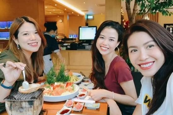 Minh Tú bất ngờ gặp lại chị em 'Nghiệp Khôn Cung' khu cách ly