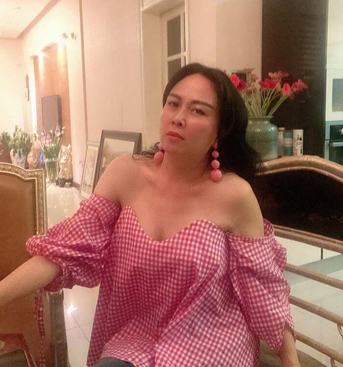 Phượng Chanel khoe ảnh 11 năm trước, style giản dị bất ngờ-2