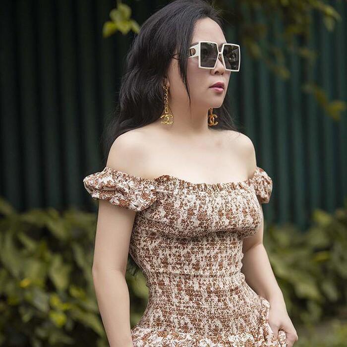 Ít ai như Phượng Chanel: Một kiểu đồ dù có bị chê vẫn mặc miệt mài-7