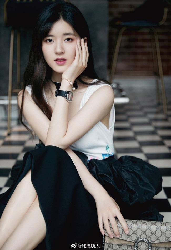 Bản sao Triệu Lệ Dĩnh Triệu Lộ Tư bị khui ảnh trước khi nổi tiếng, liệu có khác xa hiện tại?-3