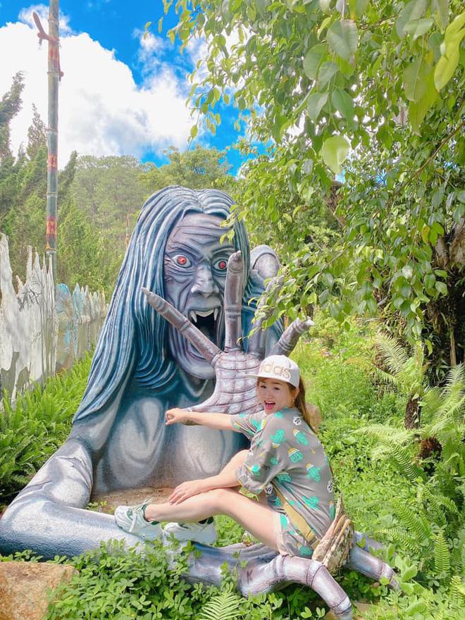 Những bức tượng yêu tinh ở Đà Lạt khiến giới trẻ lũ lượt kéo đến check-in-10