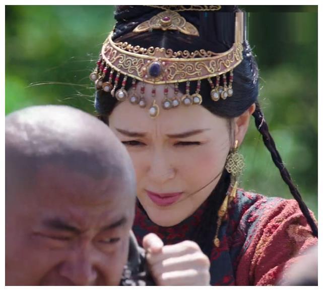 Yến Vân Đài: Đường Yên bị diễn viên phụ đấm vào mặt, phản ứng đau đớn sau đó mới đáng nói-3