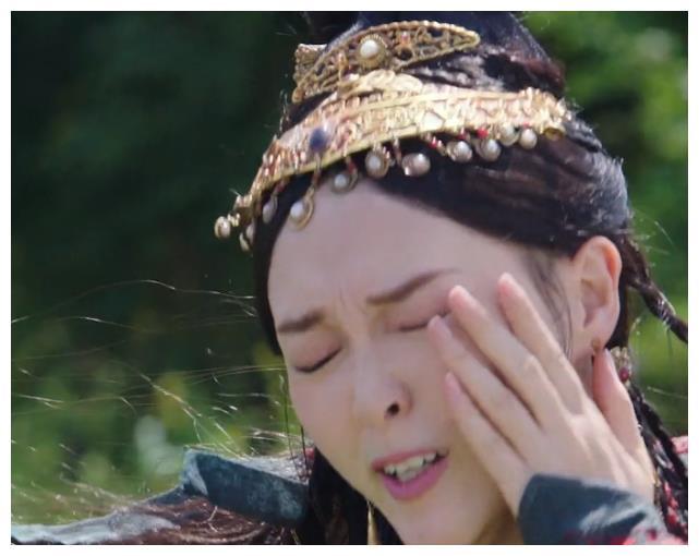 Yến Vân Đài: Đường Yên bị diễn viên phụ đấm vào mặt, phản ứng đau đớn sau đó mới đáng nói-4