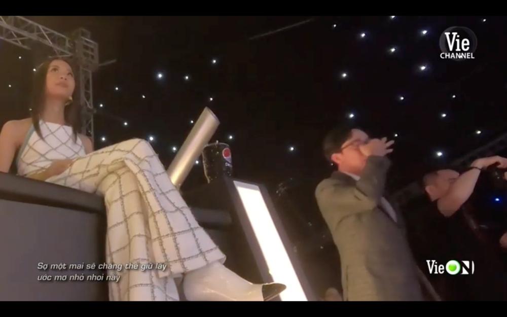 Trấn Thành nức nở trong hậu trường, lau vội nước mắt vì sợ bị gọi Thành Cry-5