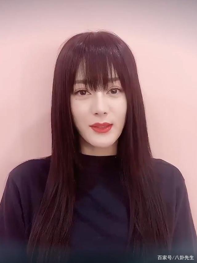 Nhan sắc vừa cứng vừa đơ của Địch Lệ Nhiệt Ba gây tranh cãi-3