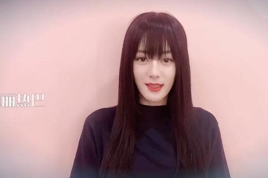 Nhan sắc 'vừa cứng vừa đơ' của Địch Lệ Nhiệt Ba gây tranh cãi