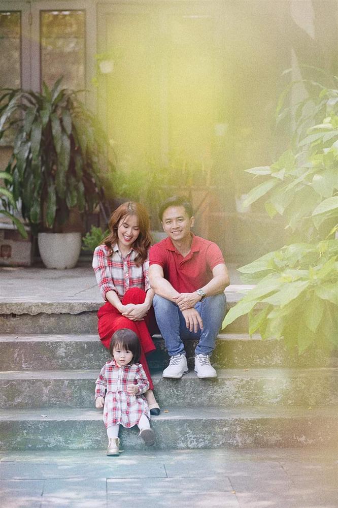 Ngoại hình Tú Vi - Văn Anh thay đổi ra sao sau 5 năm kết hôn?-5