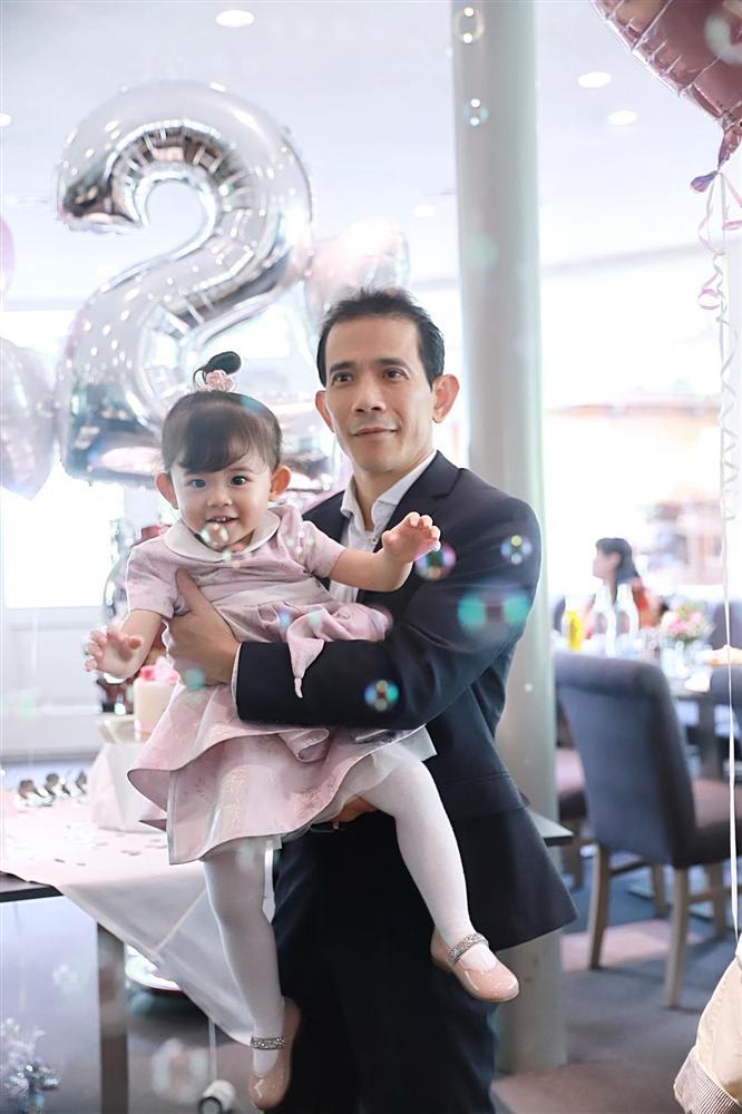 Hé lộ mối quan hệ của tình cũ Trấn Thành và bố mẹ chồng-4