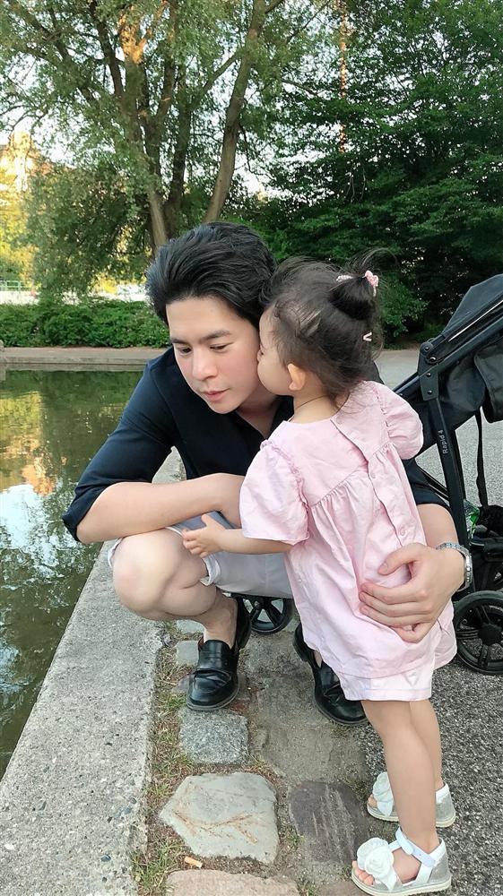 Hé lộ mối quan hệ của tình cũ Trấn Thành và bố mẹ chồng-2