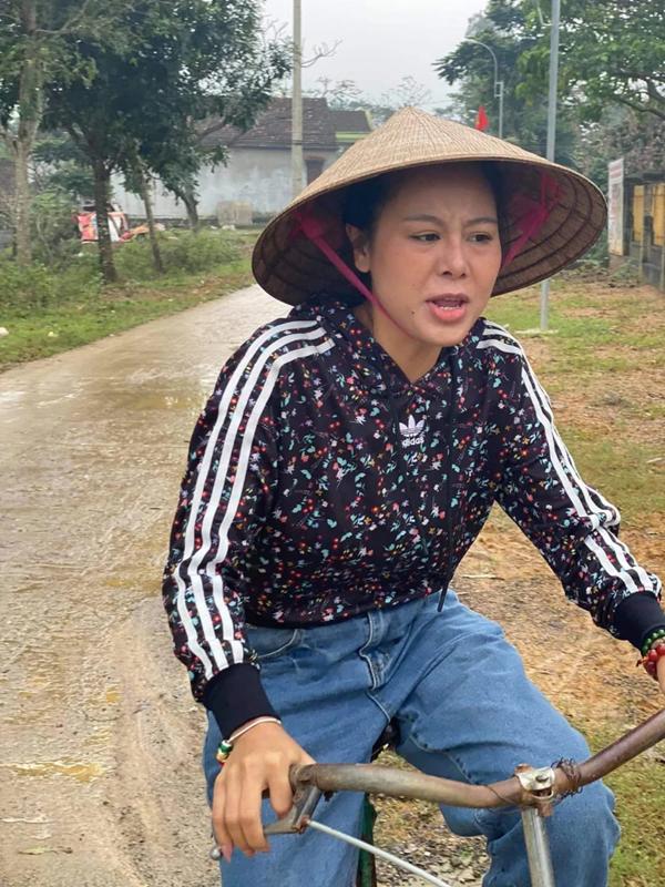 Lê Dương Bảo Lâm tạo nghiệp, tung ảnh dìm hàng đồng nghiệp cứu trợ miền Trung-1