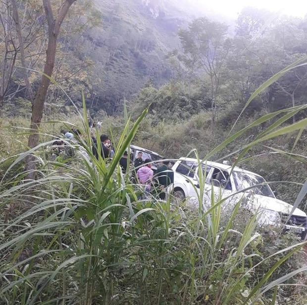 Hà Giang: Ô tô con bất ngờ lao xuống vực sâu khiến 7 người thương vong-1