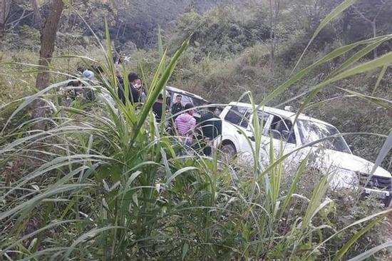 Hà Giang: Ô tô con bất ngờ lao xuống vực sâu khiến 7 người thương vong